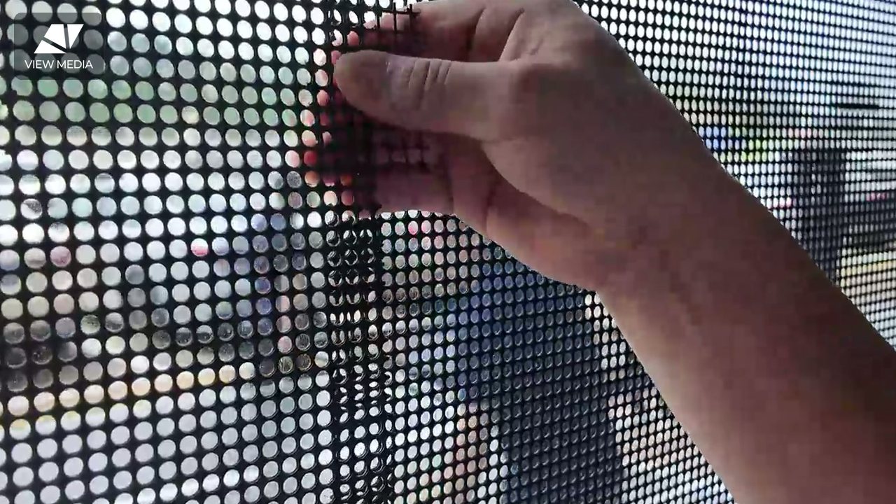 Sambung antarmodul dengan klip (jarak vertikal sekitar 10 cm)