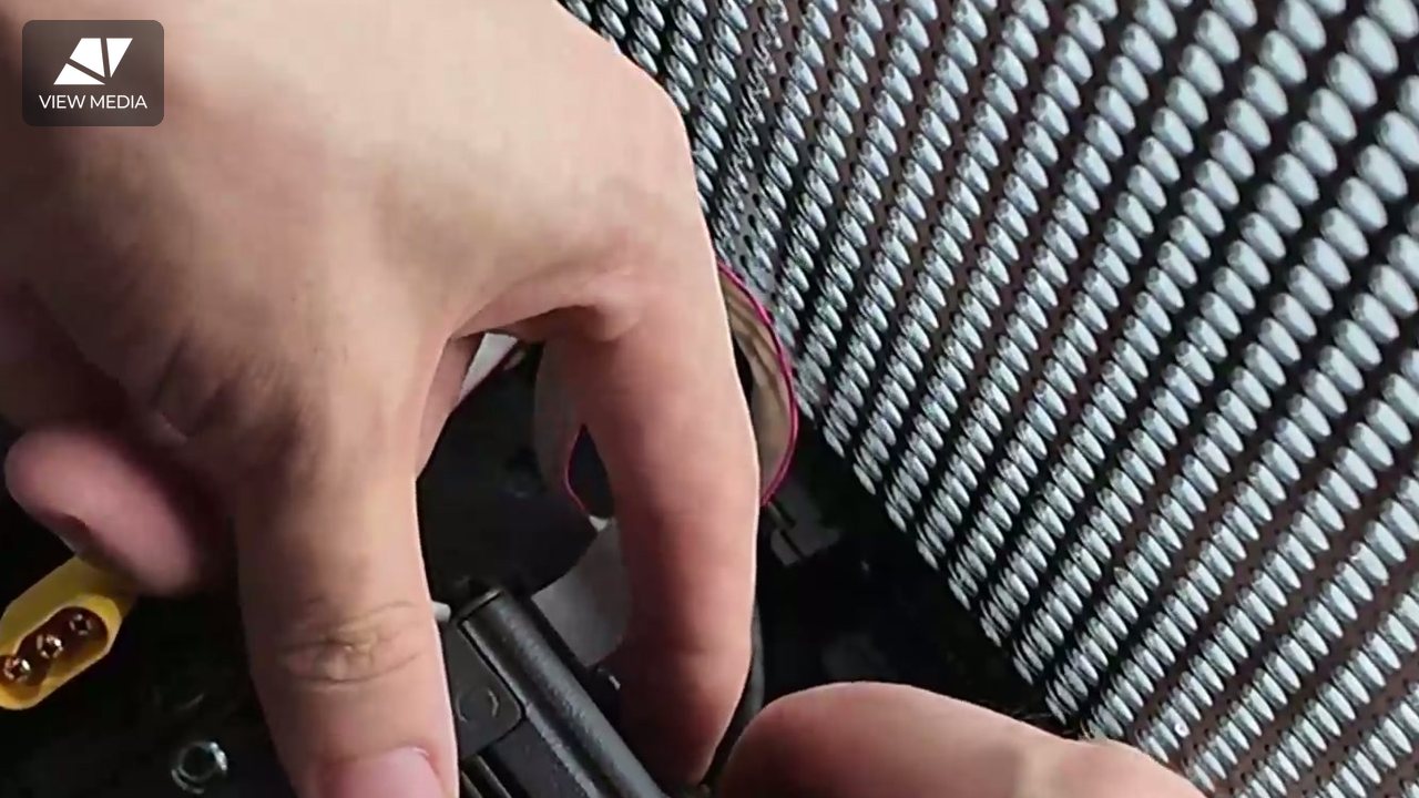 Sambung berantai antarkotak dengan kabel LAN