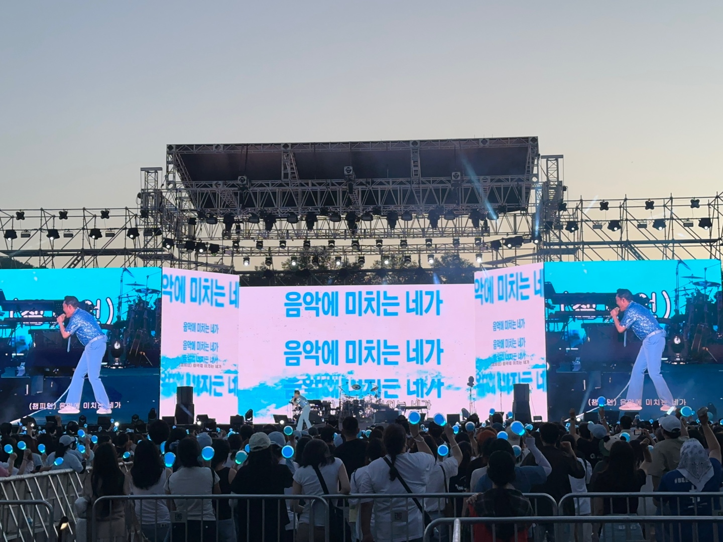 시즌 증설, 급한 대형 물량