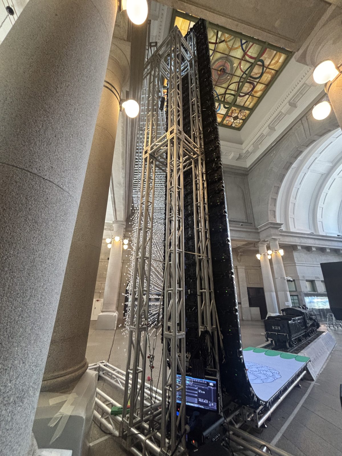 Hanging the flexible LED on the truss tower