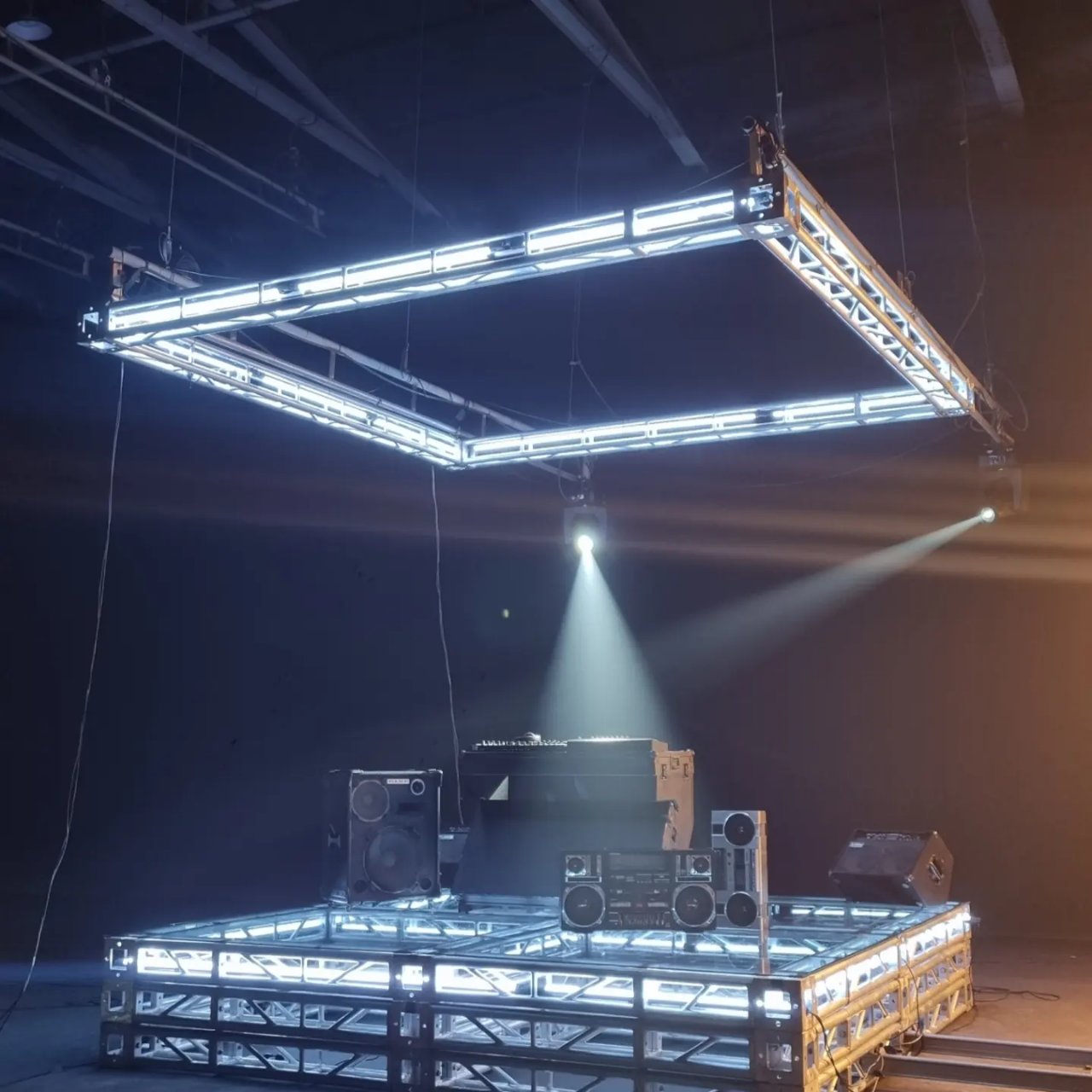 Lit rig